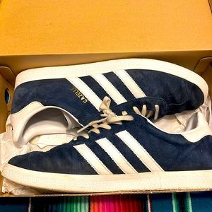 MEN ADIDAS GAZELLE SIZE 10.5 NAVY BLUE